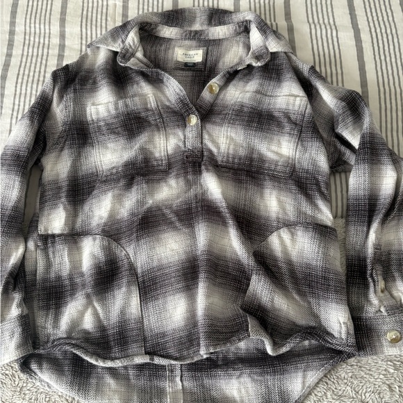 American Eagle Outfitters Tops - AE Oversized Plaid Button Pullover Shirt